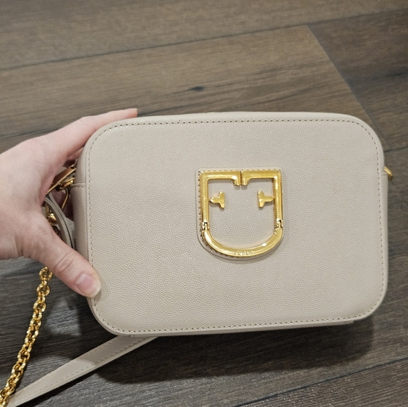 Furla Brava Cream Croasbody Camera Bag - Picture 3 of 16
